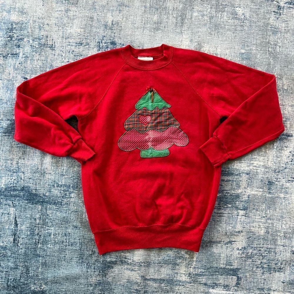 Bassett Walker Red Vintage Christmas Tree Sweatshirt Medium